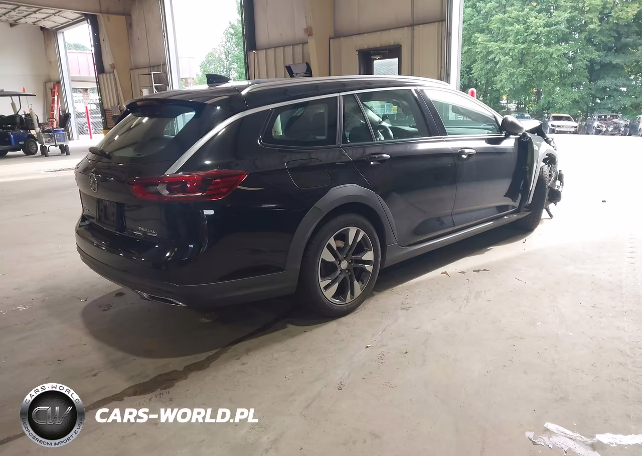 2018 Buick Regal Tourx Preferred VIN:W04GU8SX6J1094984 - 4