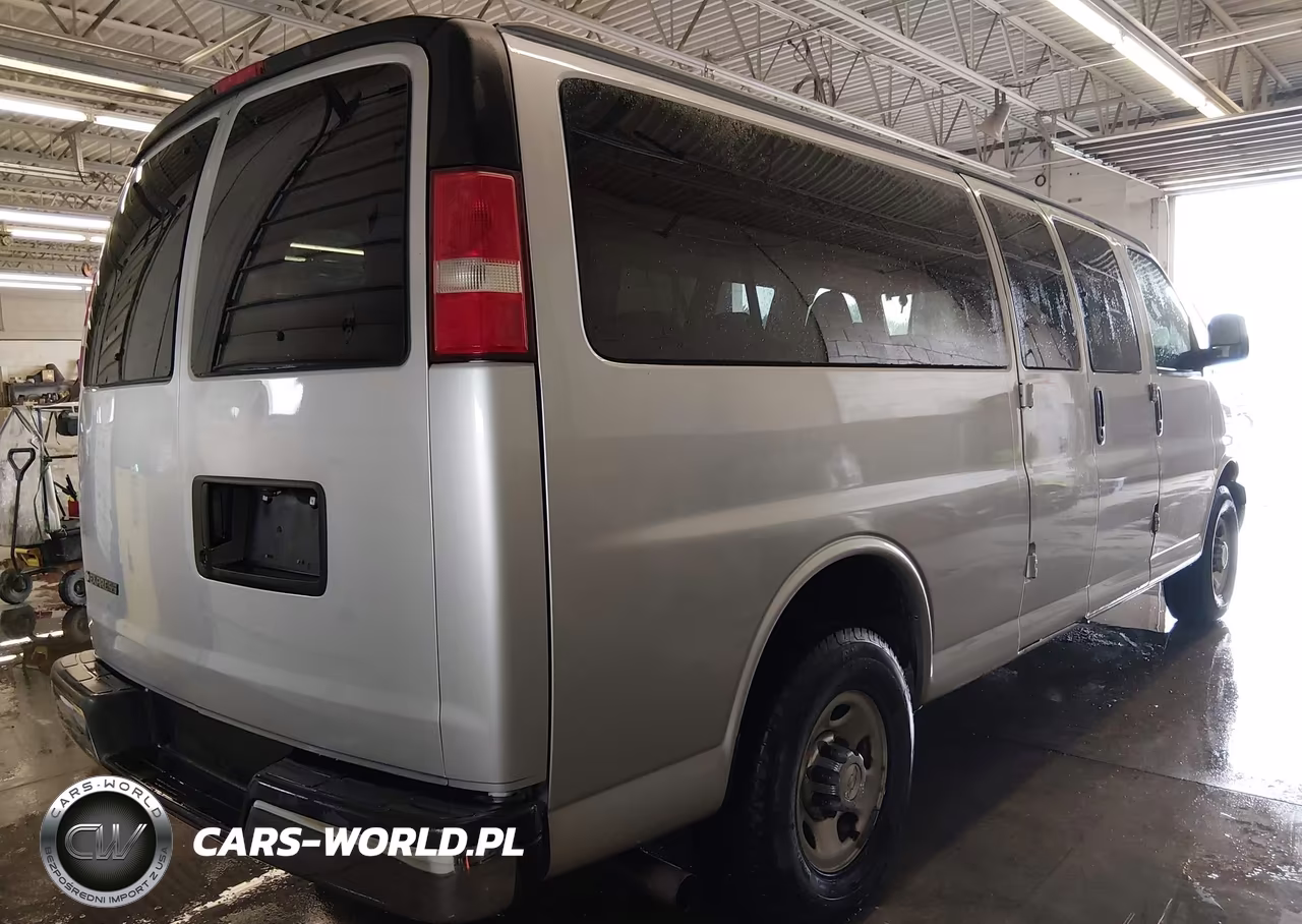2017 Chevrolet Express 3500 Lt VIN:1GAZGPFF5H1103792 - 4