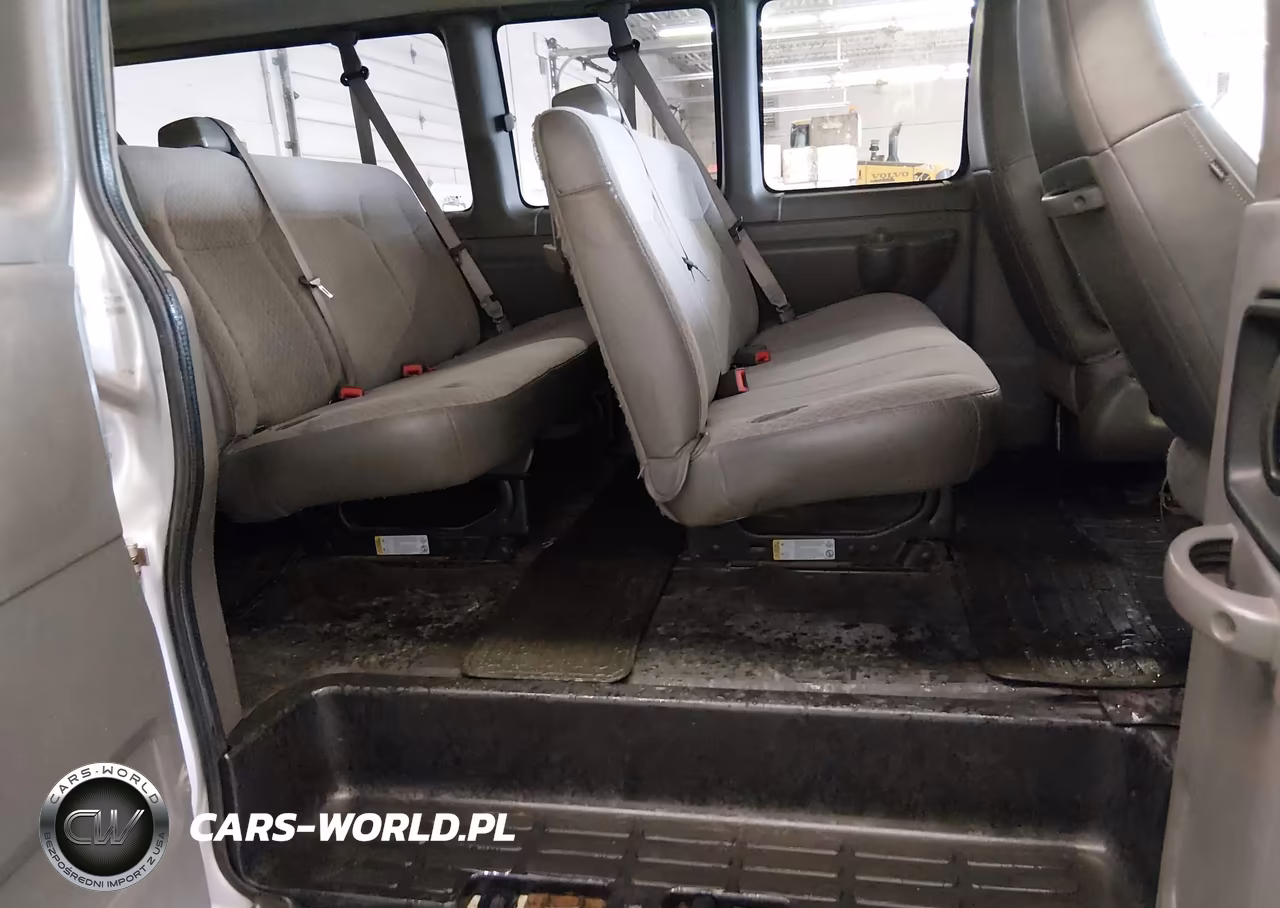 2017 Chevrolet Express 3500 Lt VIN:1GAZGPFF5H1103792 - 8