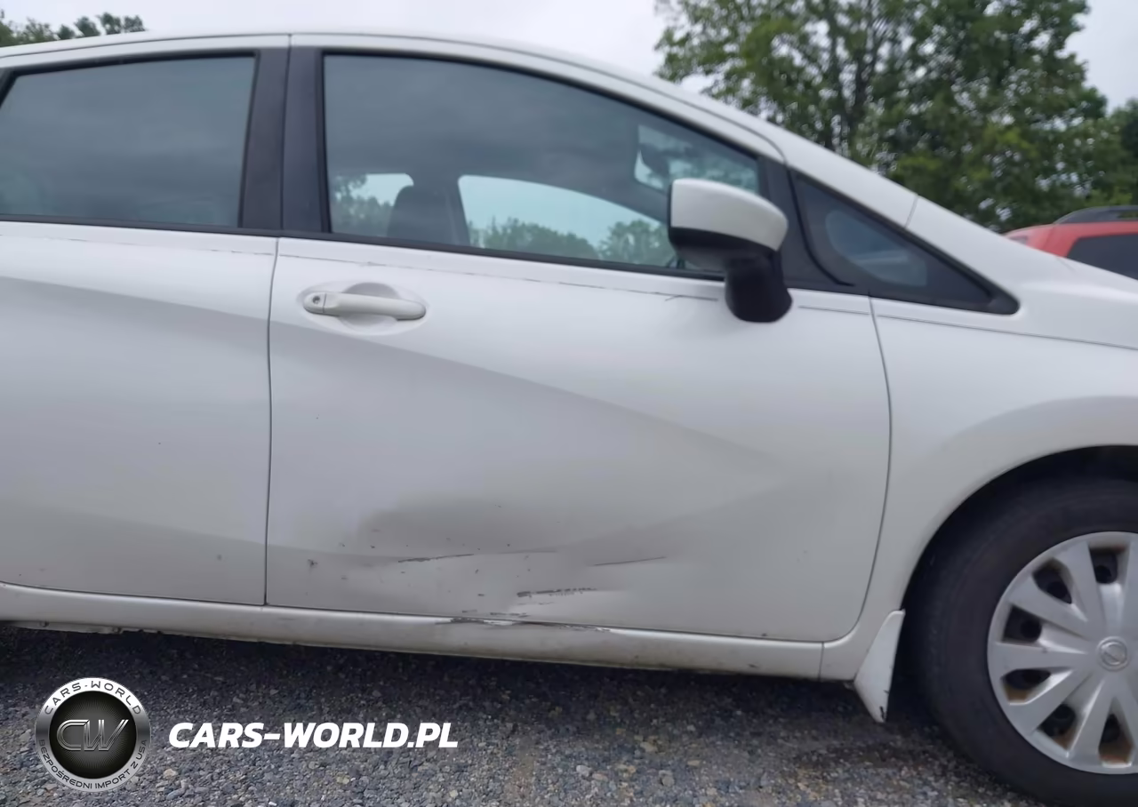 2015 Nissan Versa Note S Plus VIN:3N1CE2CP7FL372730 - 13