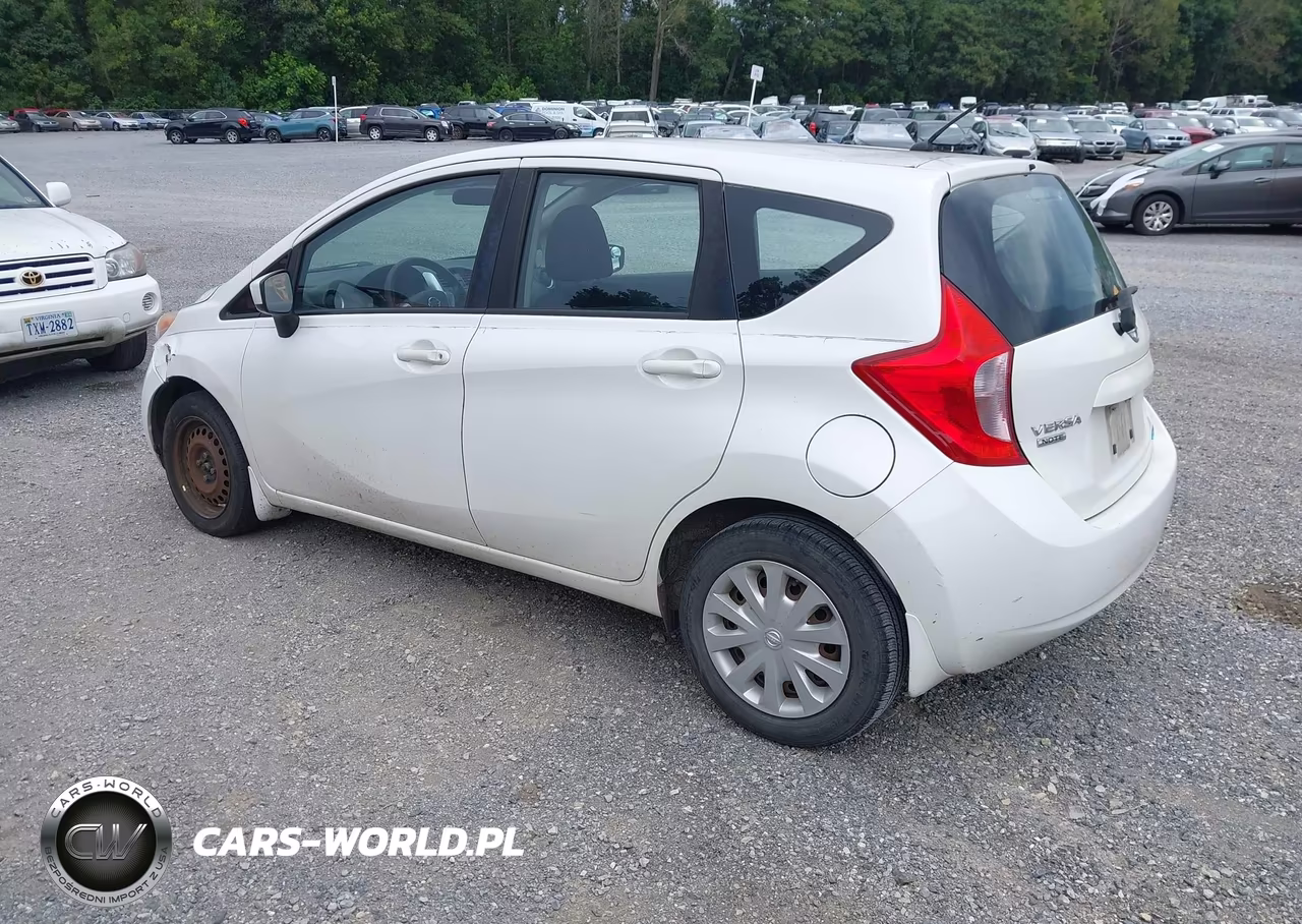 2015 Nissan Versa Note S Plus VIN:3N1CE2CP7FL372730 - 3