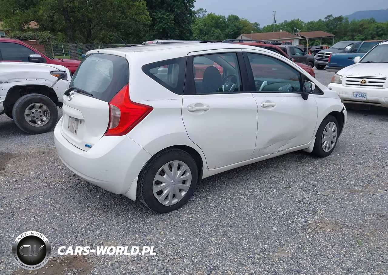 2015 Nissan Versa Note S Plus VIN:3N1CE2CP7FL372730 - 4