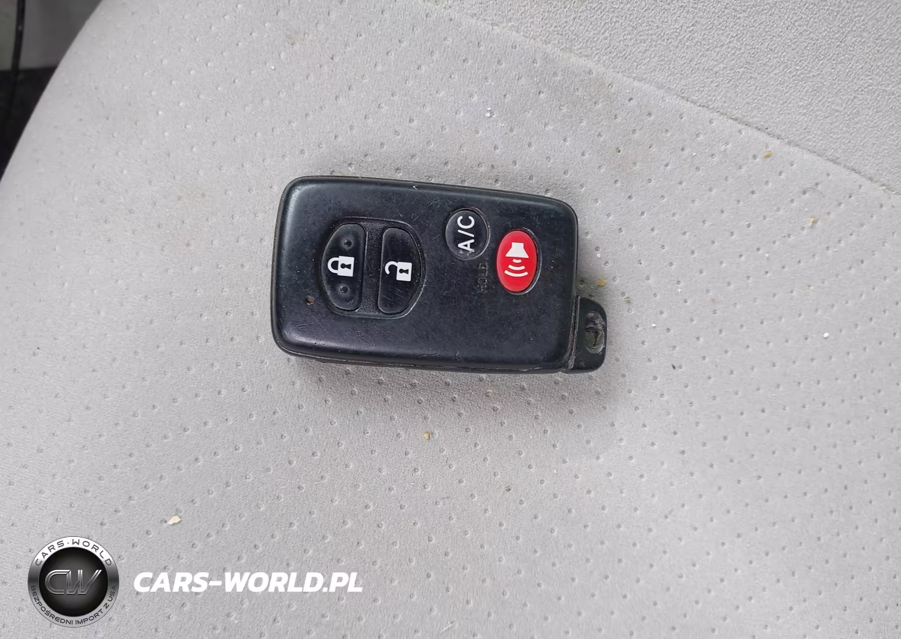 2013 Toyota Prius Three VIN:JTDKN3DU2D1659609 - 11