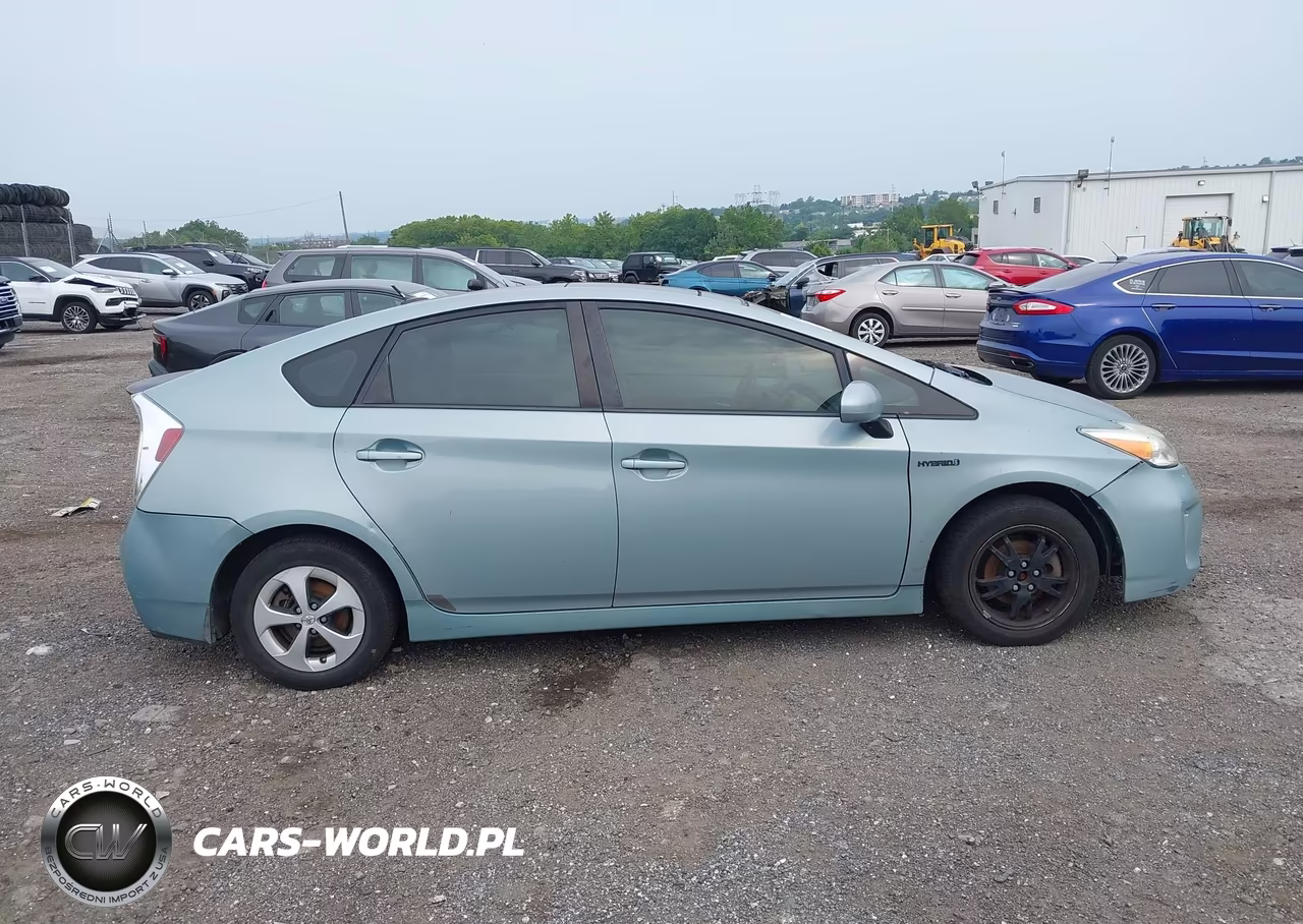 2013 Toyota Prius Three VIN:JTDKN3DU2D1659609 - 13