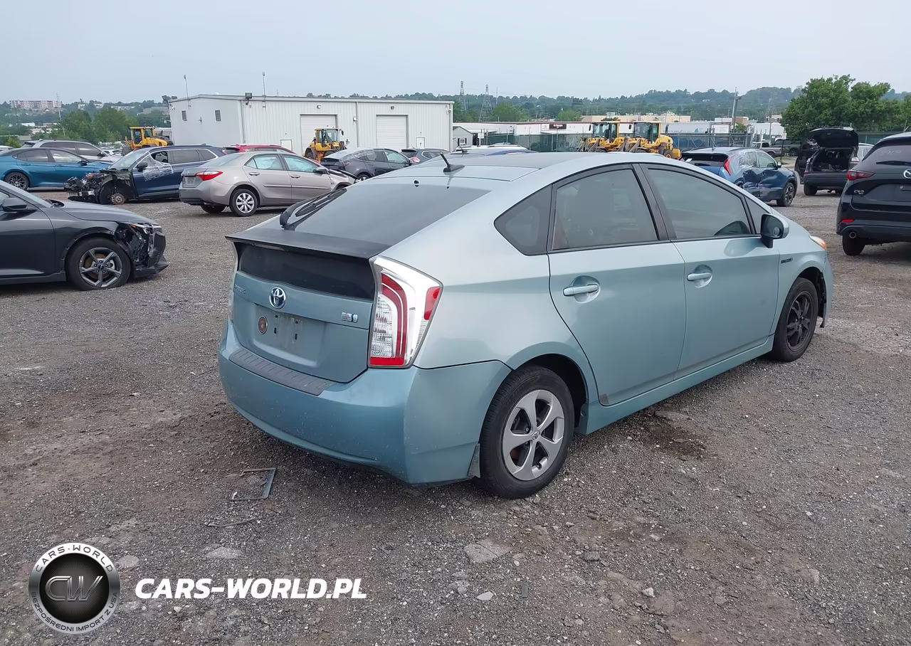 2013 Toyota Prius Three VIN:JTDKN3DU2D1659609 - 4