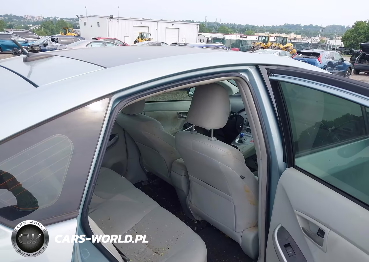 2013 Toyota Prius Three VIN:JTDKN3DU2D1659609 - 8
