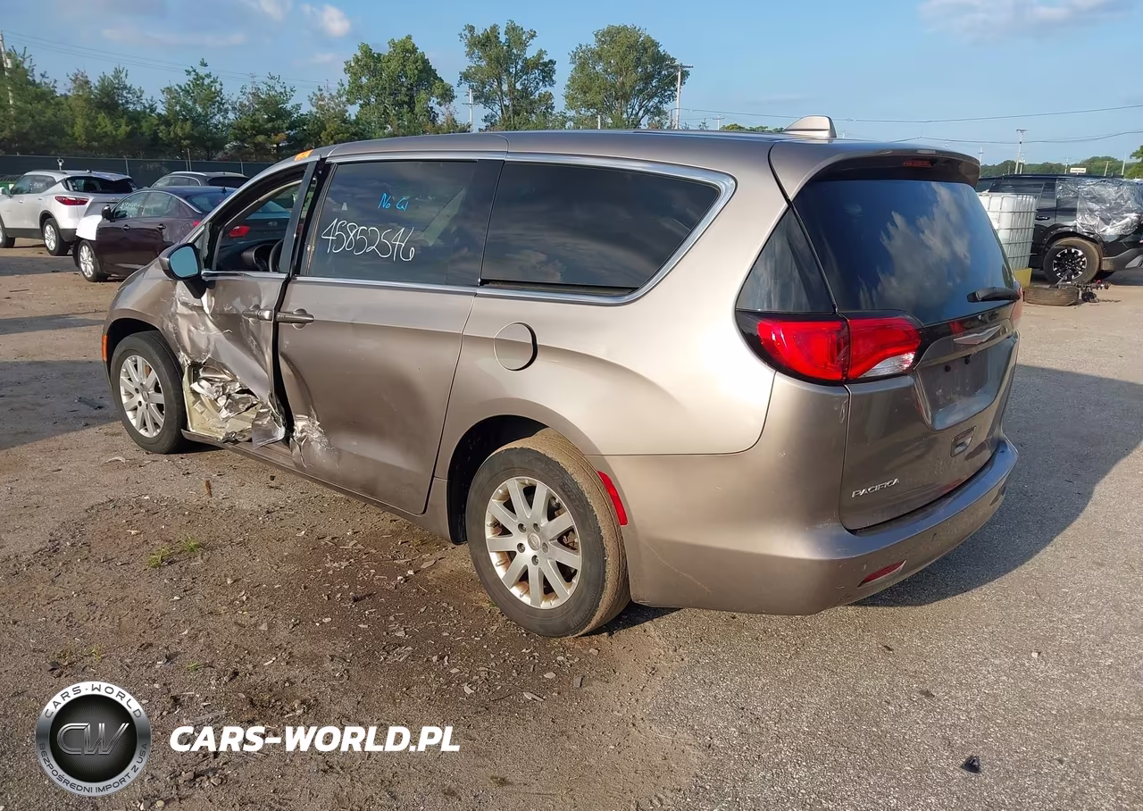 2017 Chrysler Pacifica Touring VIN:2C4RC1DG4HR642900 - 3