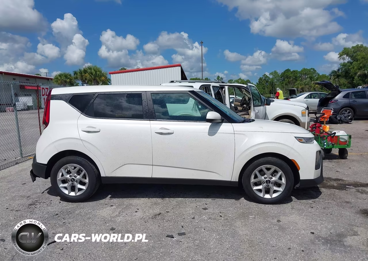 2022 Kia Soul Lx VIN:KNDJ23AU0N7833863 - 13