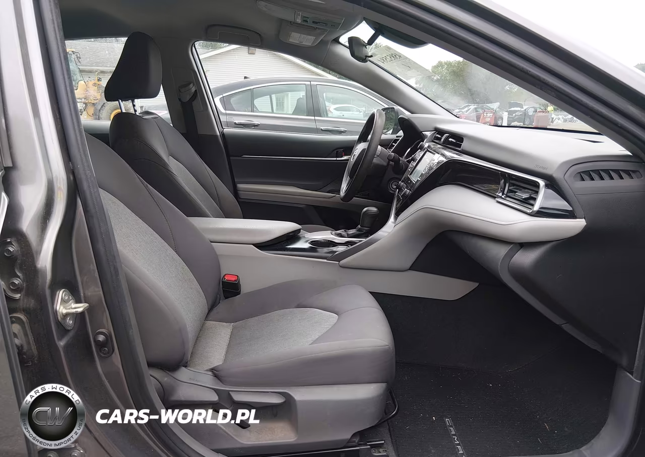 2020 Toyota Camry Le VIN:4T1C11AKXLU862313 - 5