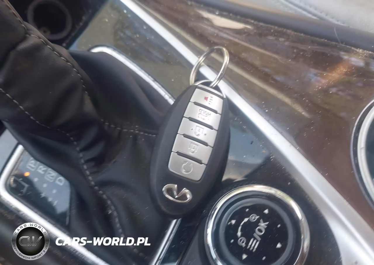 2018 Infiniti Q50 Hybrid Luxe VIN:JN1AV7AP4JM270002 - 11