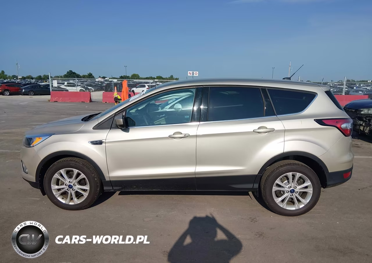 2017 Ford Escape Se VIN:1FMCU0GD2HUC94057 - 14