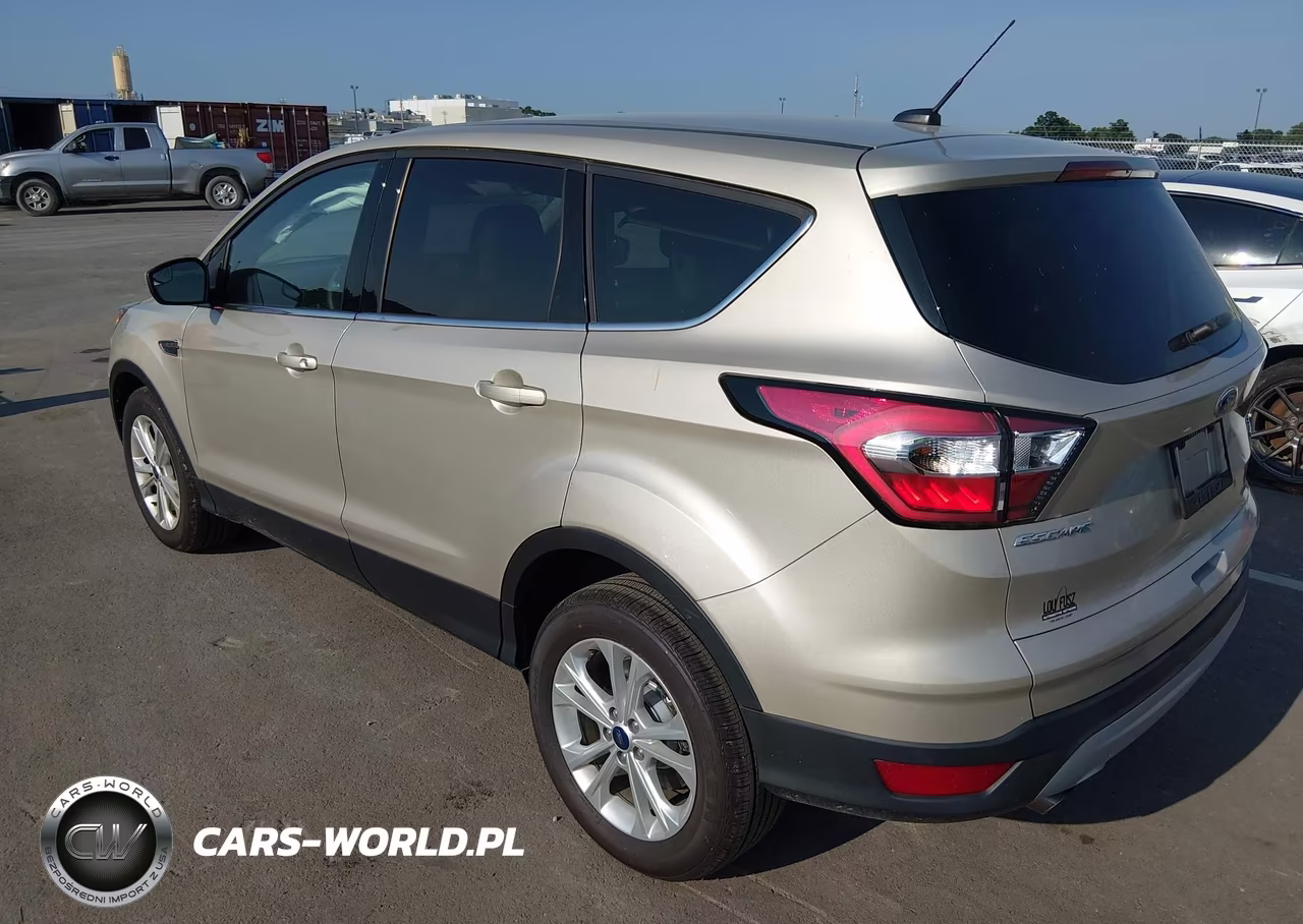 2017 Ford Escape Se VIN:1FMCU0GD2HUC94057 - 3