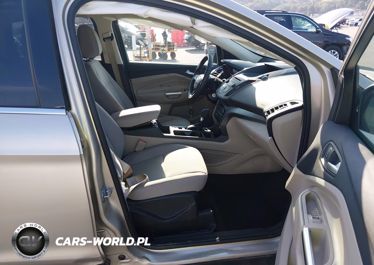 2017 Ford Escape Se VIN:1FMCU0GD2HUC94057 - 5