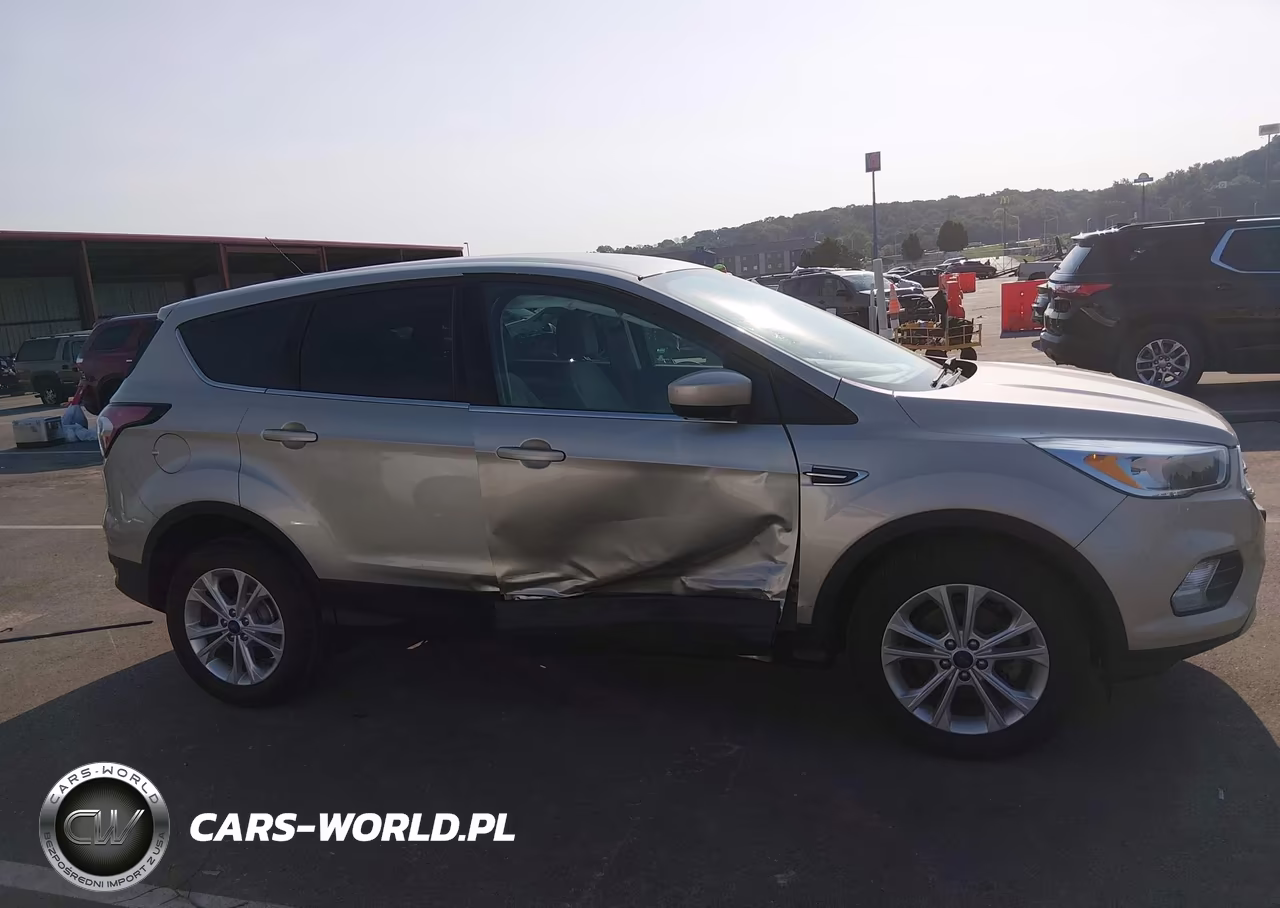 2017 Ford Escape Se VIN:1FMCU0GD2HUC94057 - 6