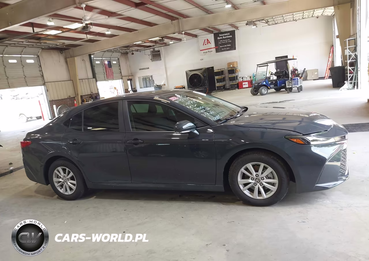 2026 Toyota Camry Le VIN:4T1DAACK3TU257115 - 13