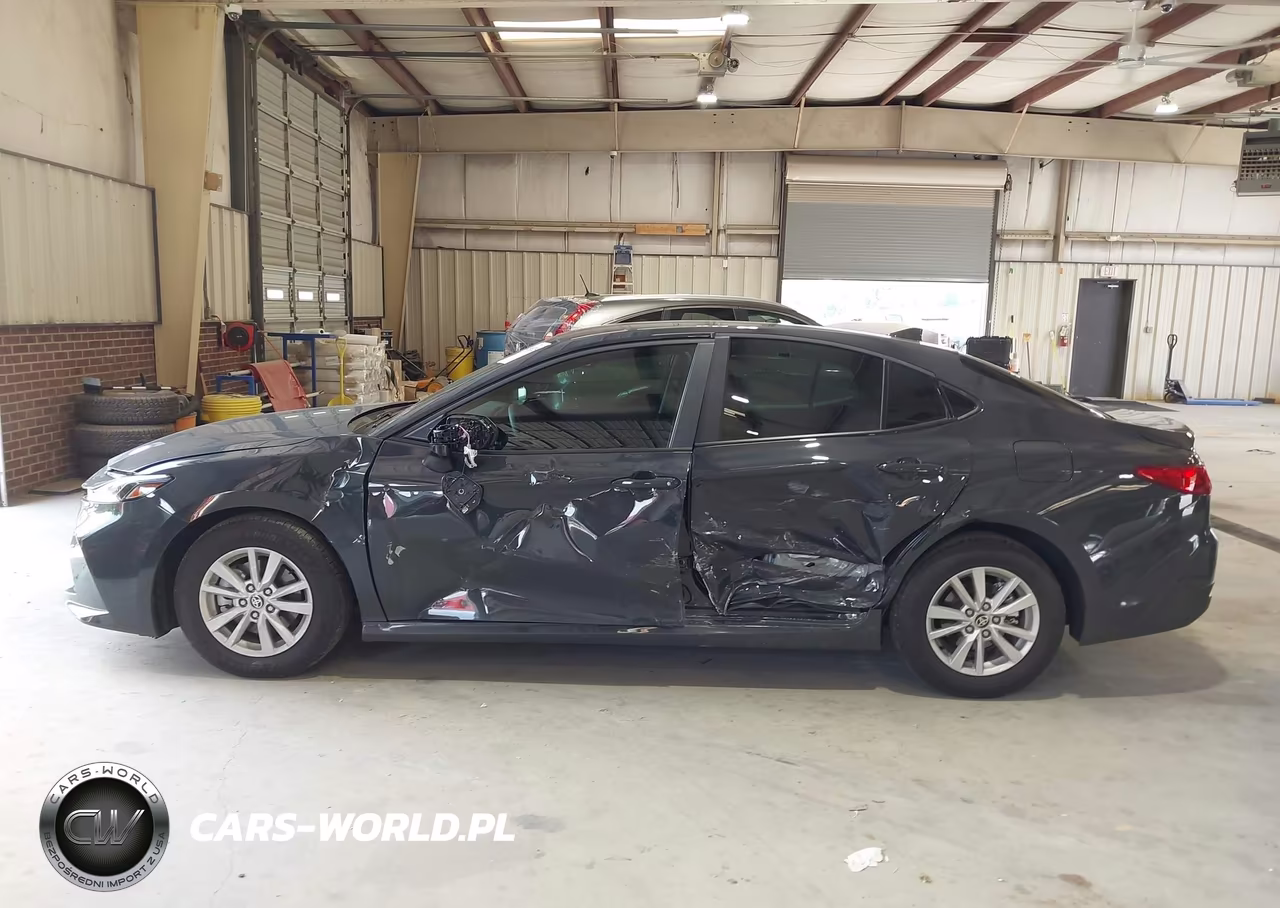 2026 Toyota Camry Le VIN:4T1DAACK3TU257115 - 14