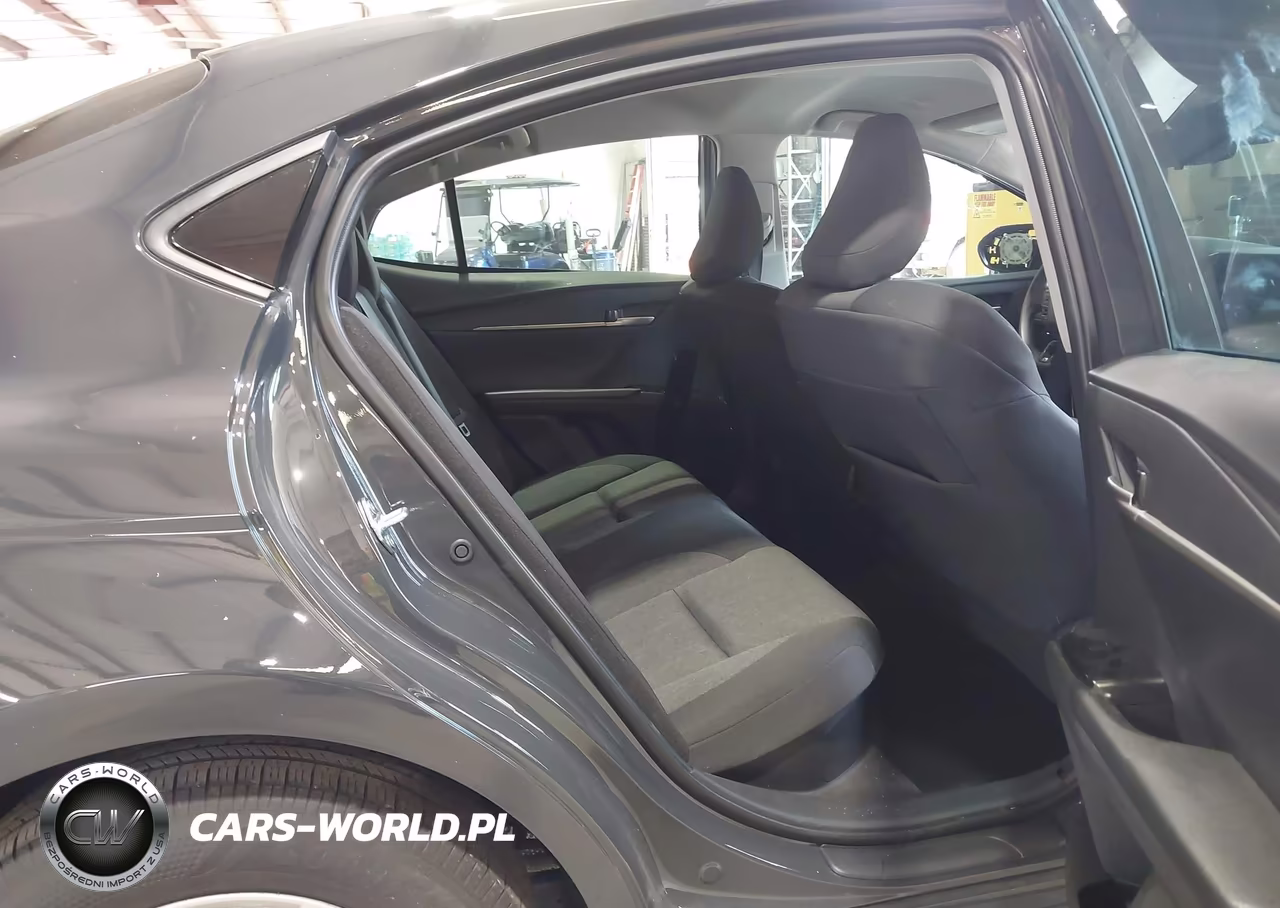 2026 Toyota Camry Le VIN:4T1DAACK3TU257115 - 8