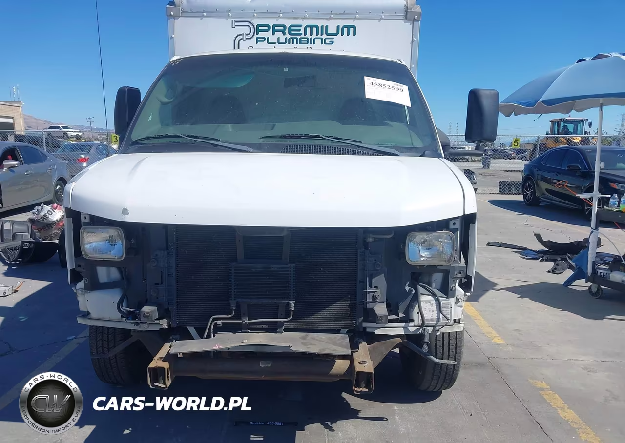 2004 GMC Savana Cutaway Standard VIN:1GDGG31V241901033 - 11