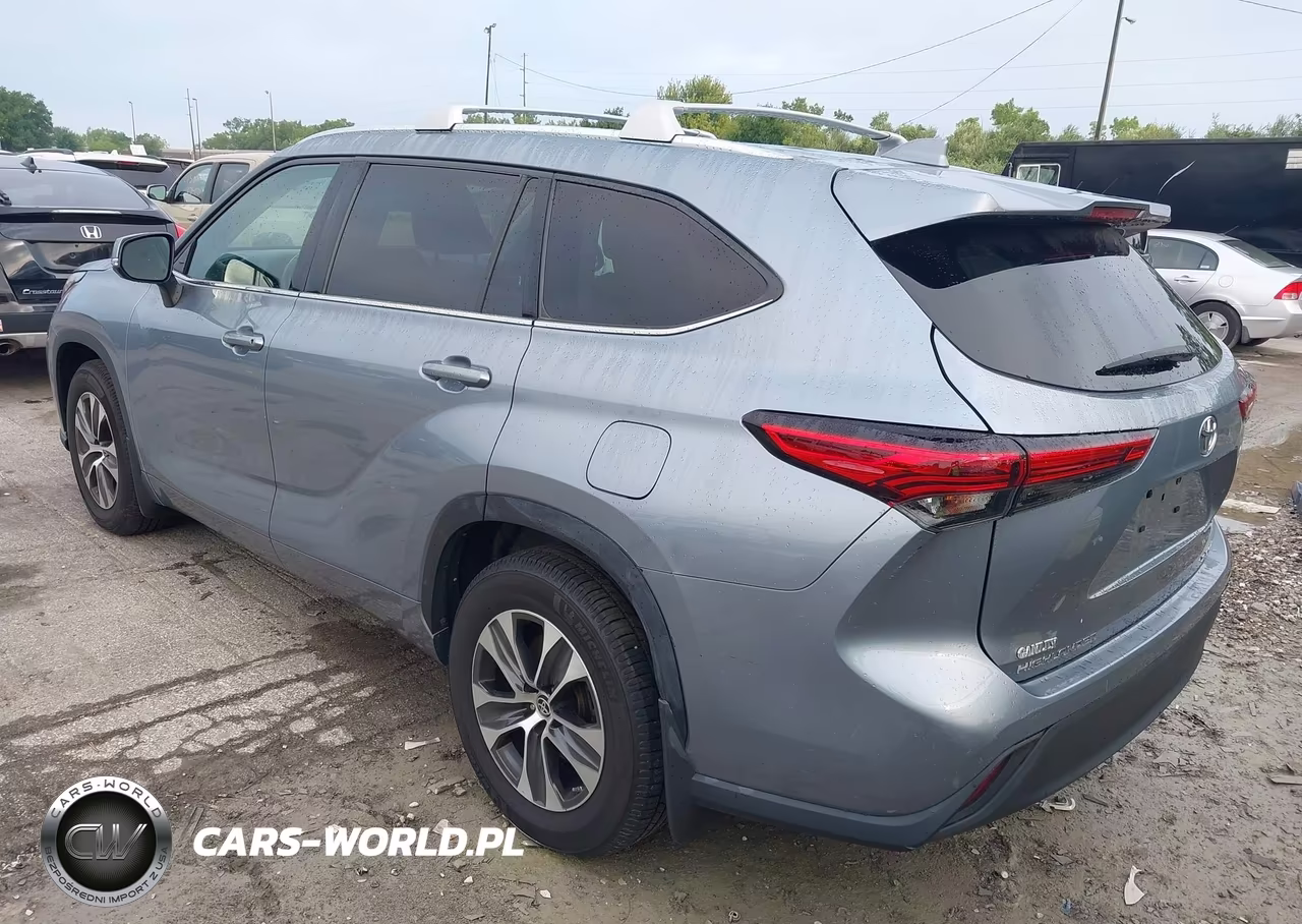 2021 Toyota Highlander Xle VIN:5TDHZRBH7MS065382 - 3