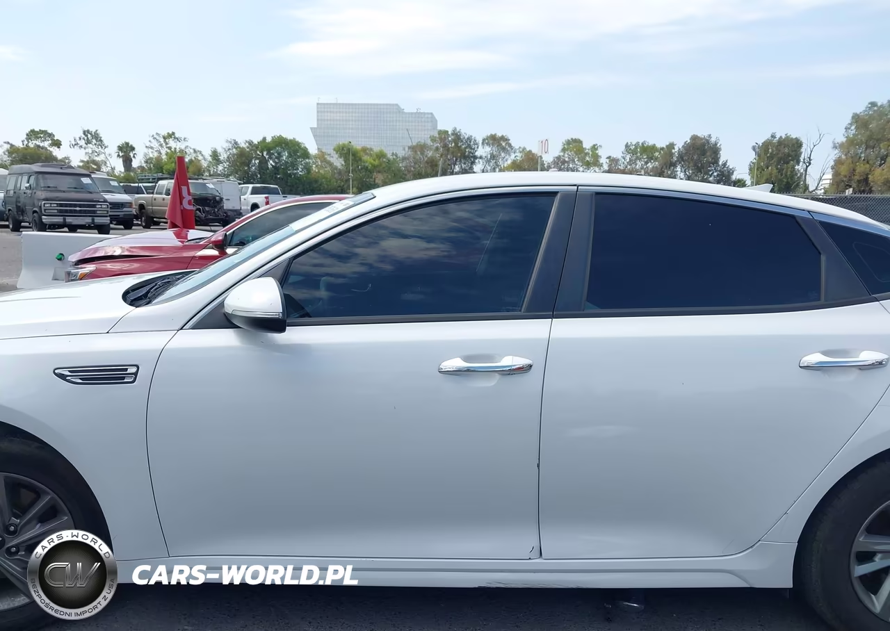 2019 Kia Optima Lx VIN:5XXGT4L3XKG359943 - 13