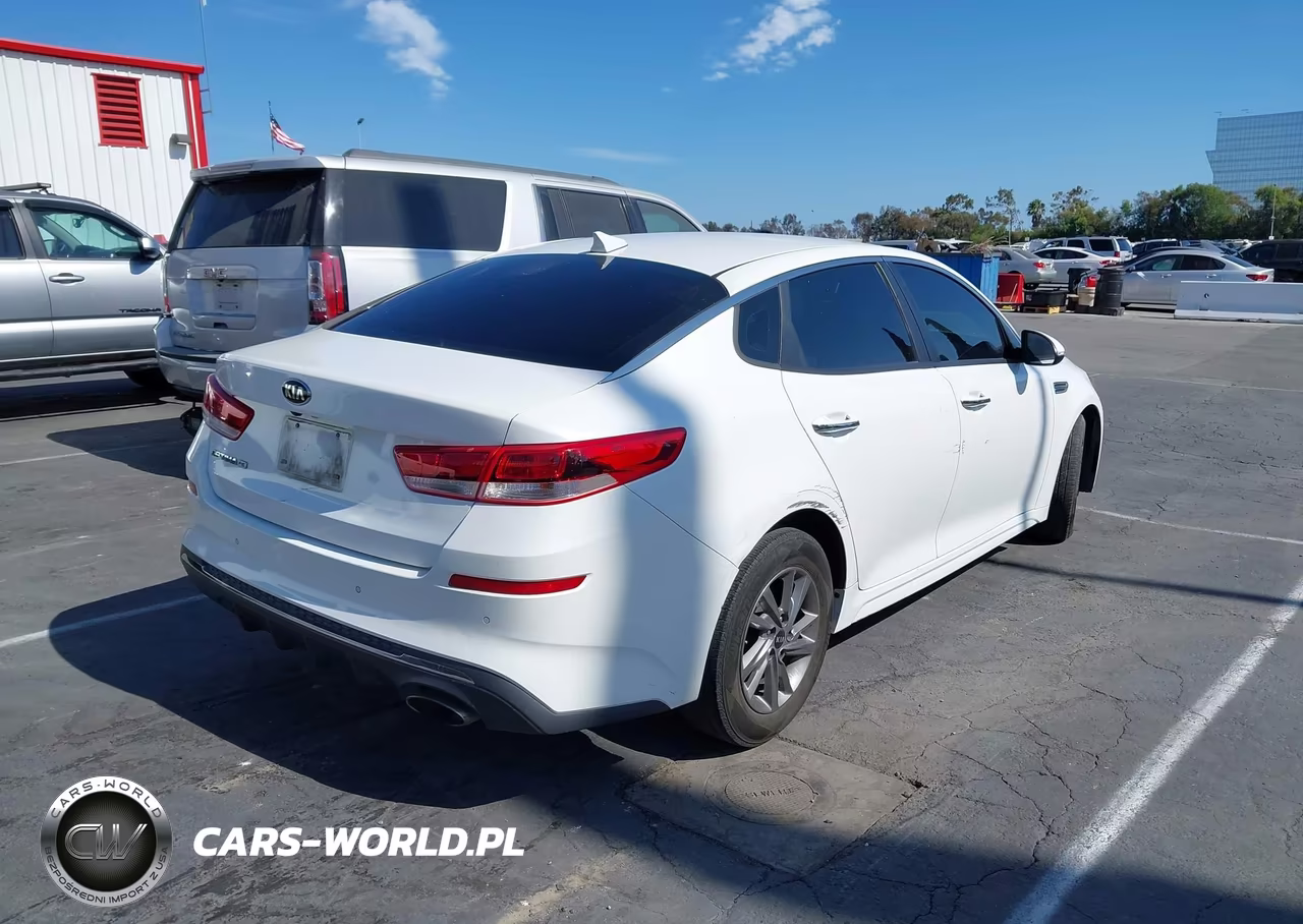 2019 Kia Optima Lx VIN:5XXGT4L3XKG359943 - 4