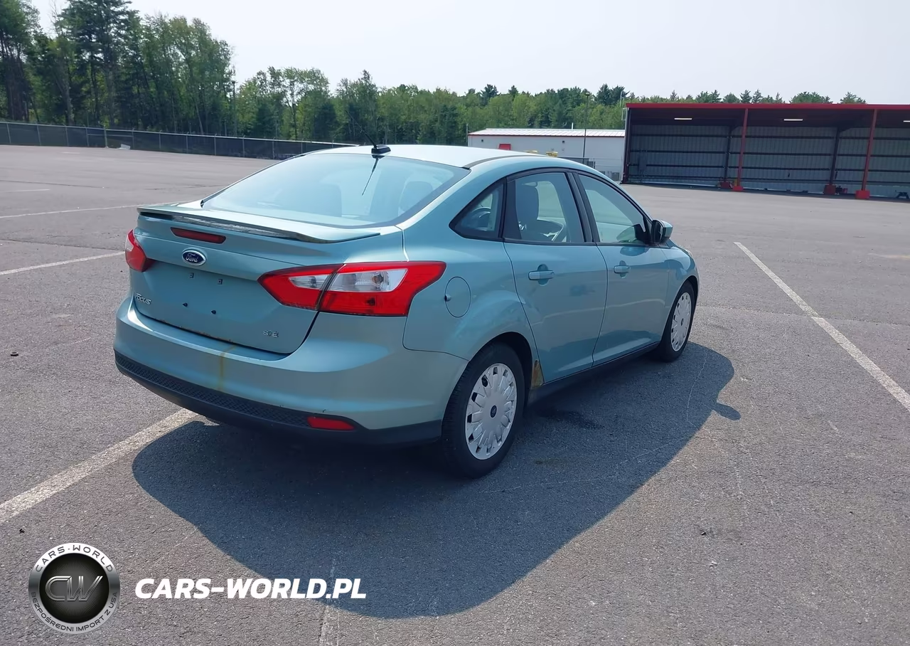 2012 Ford Focus Se VIN:1FAHP3F26CL341243 - 4