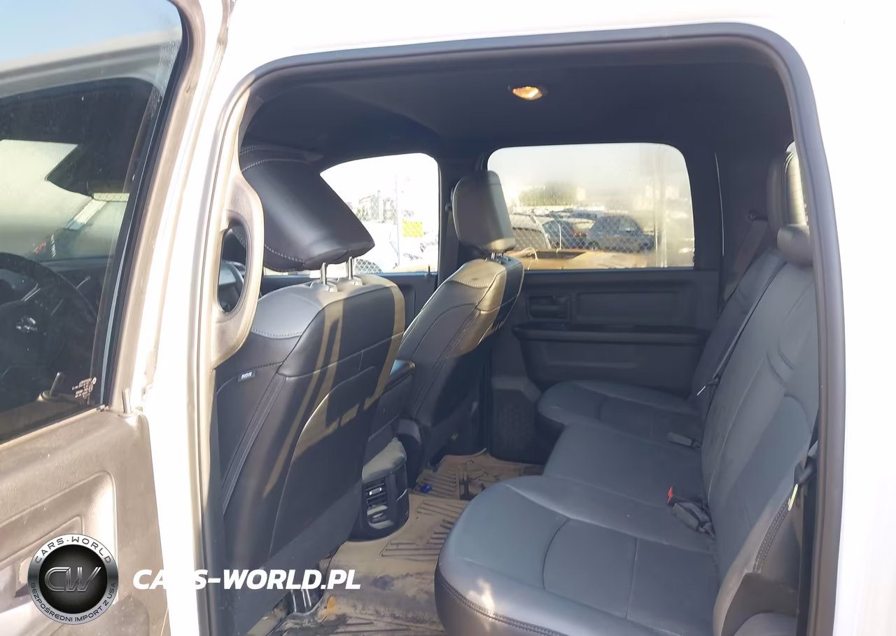 2025 Ram 3500 Tradesman 4X4 8' Box VIN:3C63R3GJ0SG545379 - 7