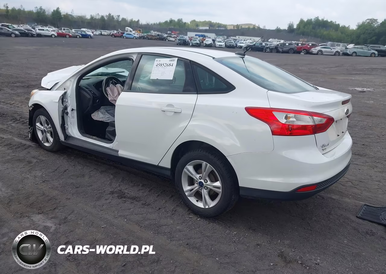 2014 Ford Focus Se VIN:1FADP3F25EL338674 - 3