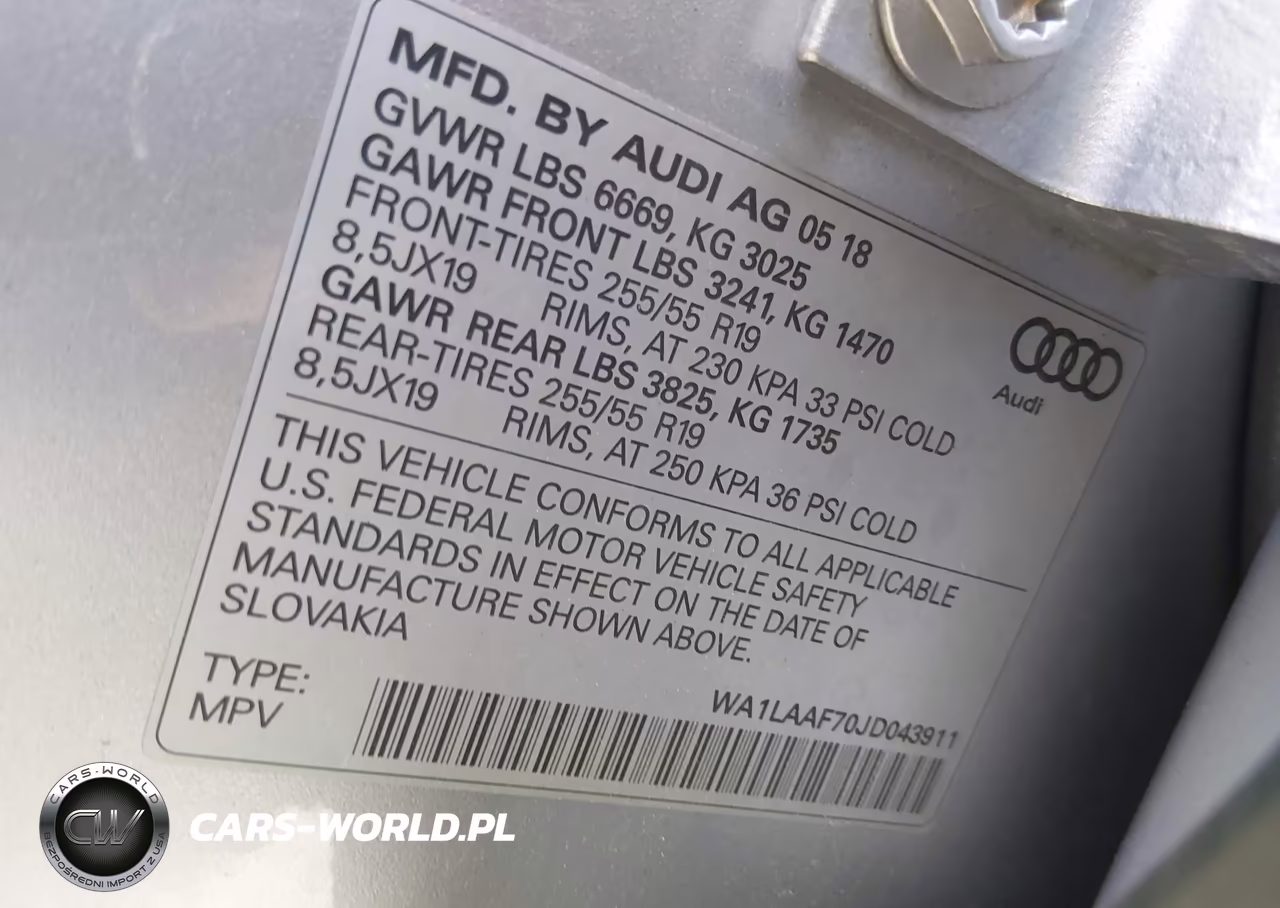 2018 Audi Q7 3.0T Premium VIN:WA1LAAF70JD043911 - 9