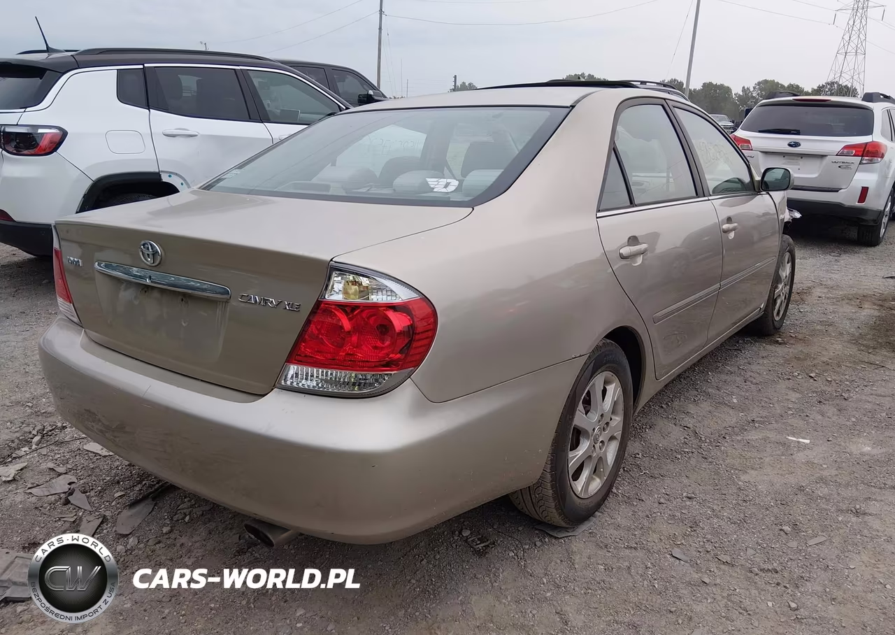 2005 Toyota Camry Xle VIN:4T1BE32K65U396618 - 4