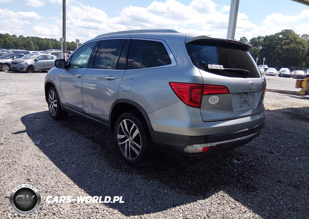 2017 Honda Pilot Elite VIN:5FNYF6H01HB048791 - 3