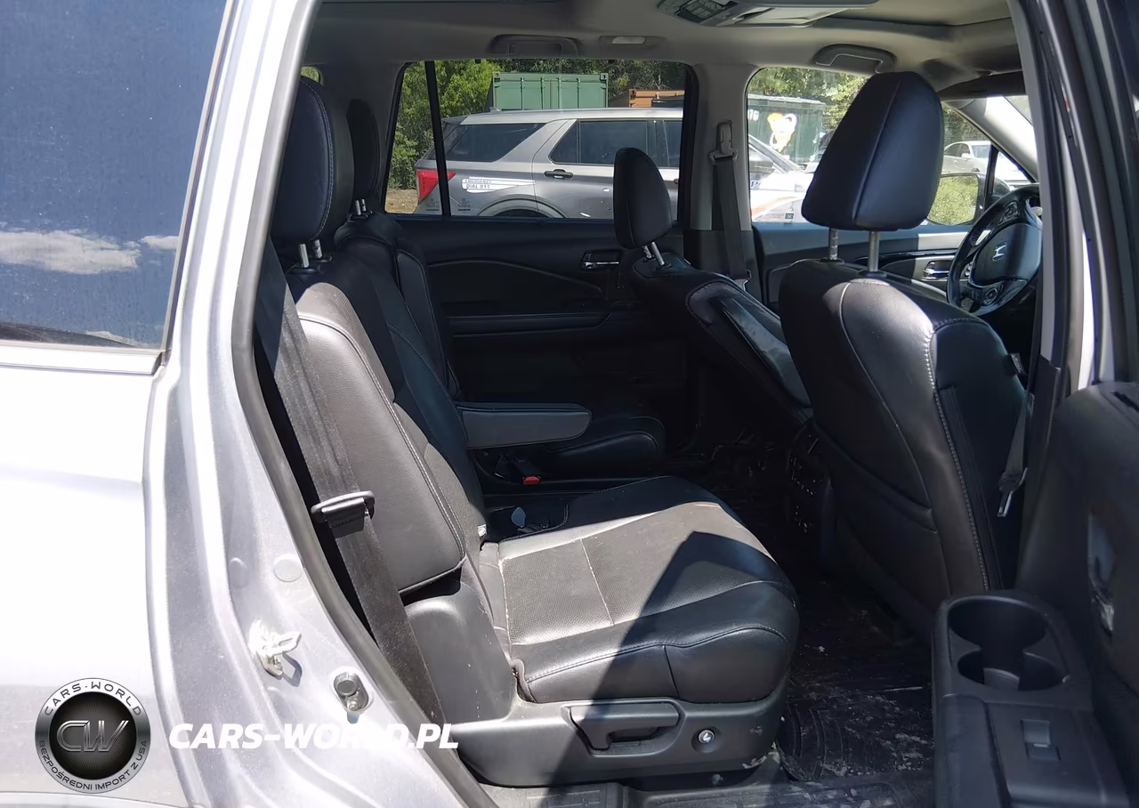 2017 Honda Pilot Elite VIN:5FNYF6H01HB048791 - 8