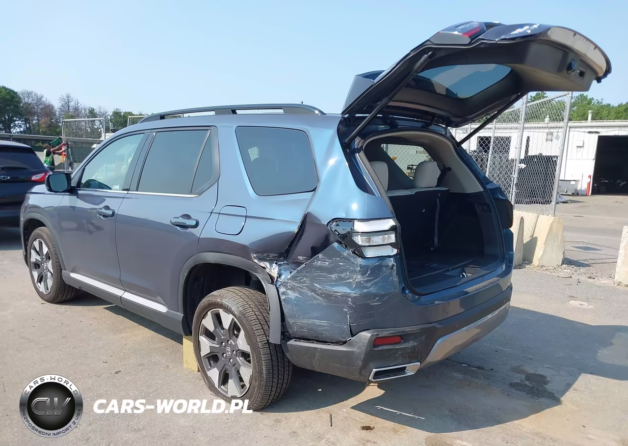 2026 Honda Pilot Touring-Touring Blackout VIN:5FNYG1H75TB004489 - 3
