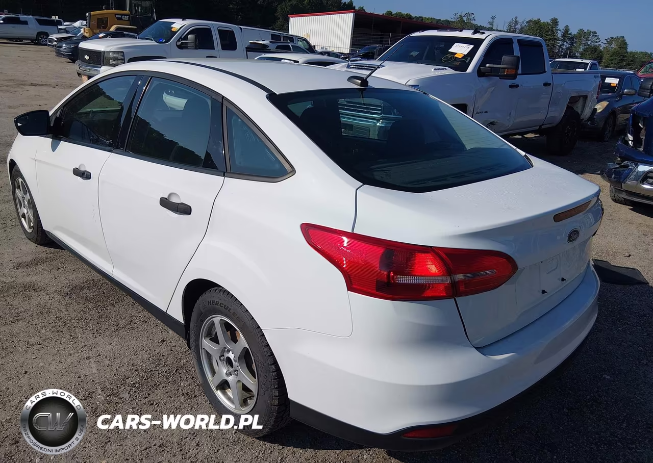 2017 Ford Focus S VIN:1FADP3E20HL270340 - 3