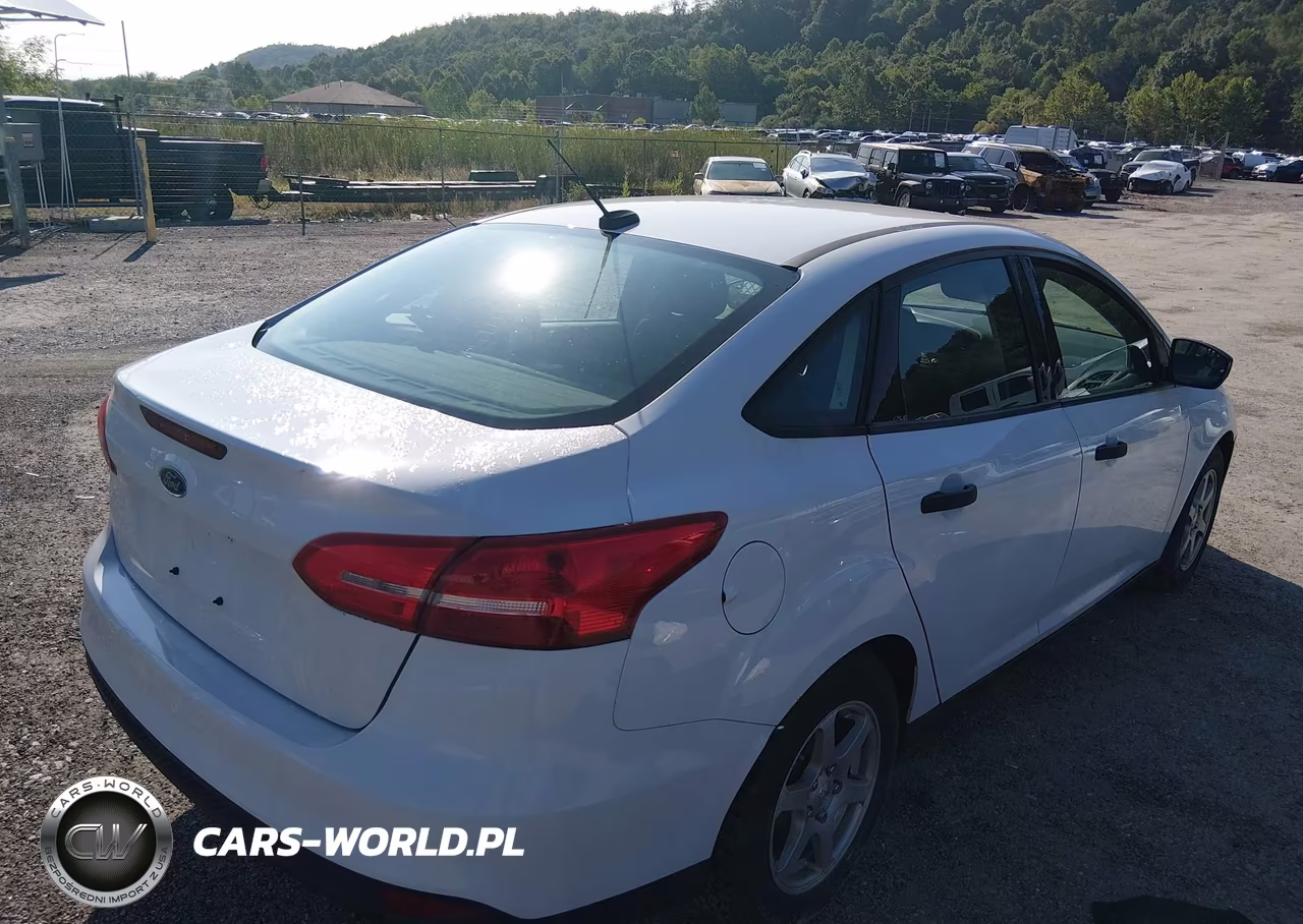 2017 Ford Focus S VIN:1FADP3E20HL270340 - 4