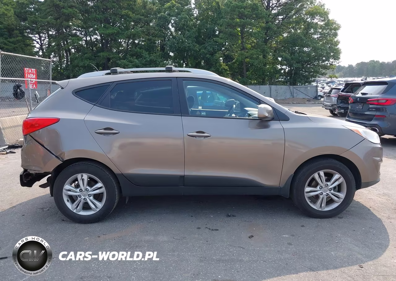 2011 Hyundai Tucson Gls VIN:KM8JU3AC3BU190242 - 13