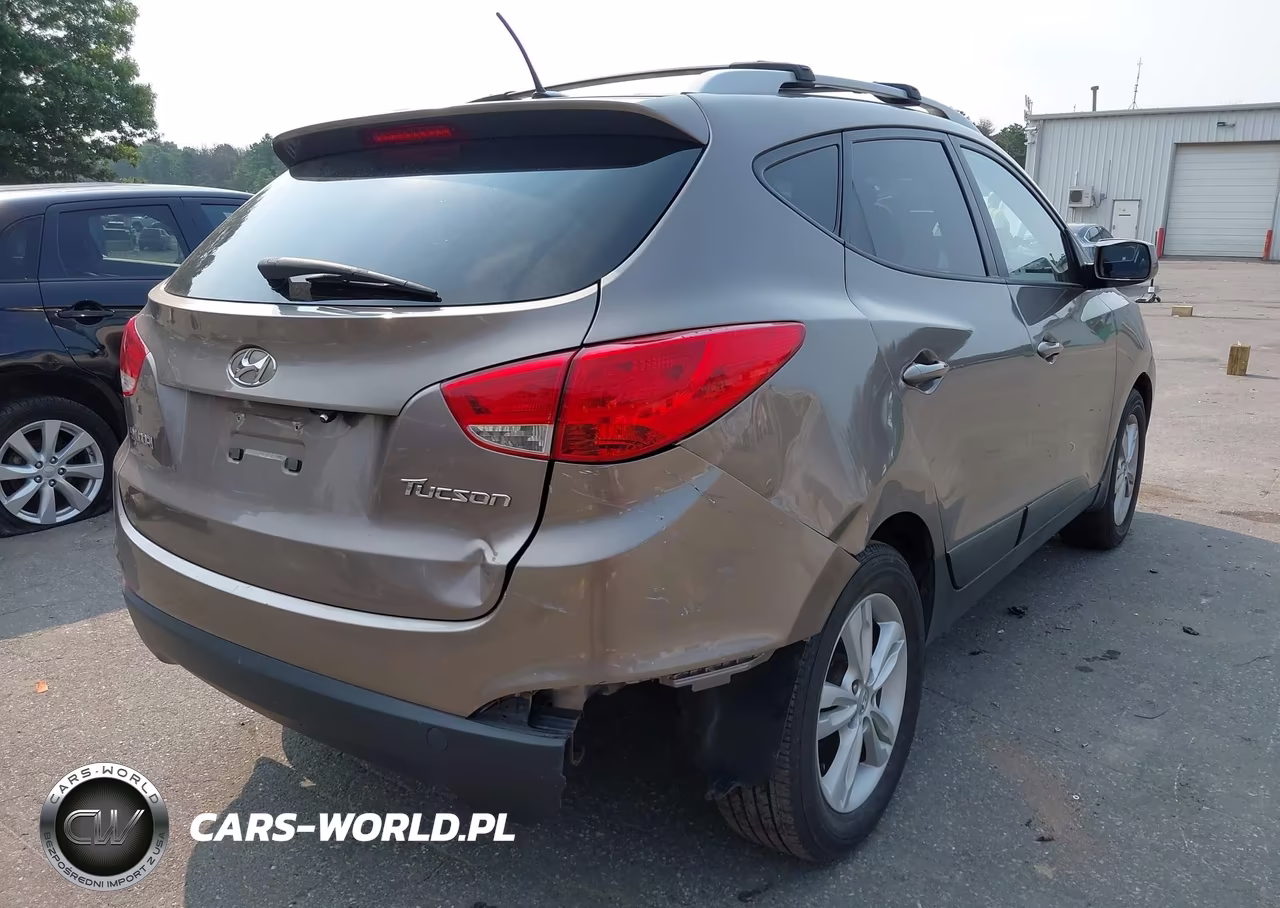 2011 Hyundai Tucson Gls VIN:KM8JU3AC3BU190242 - 4