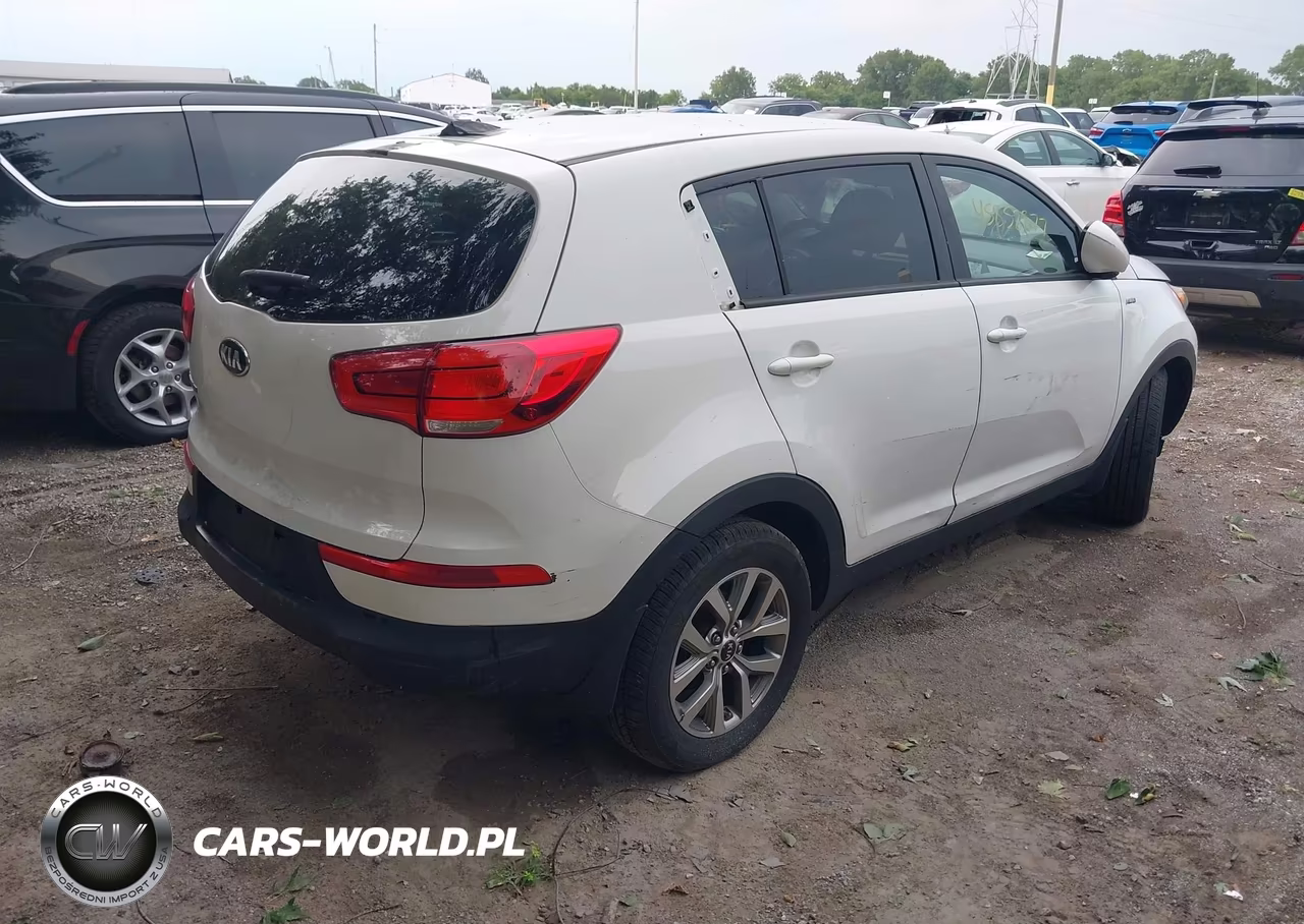 2015 Kia Sportage Lx VIN:KNDPBCAC2F7755931 - 4