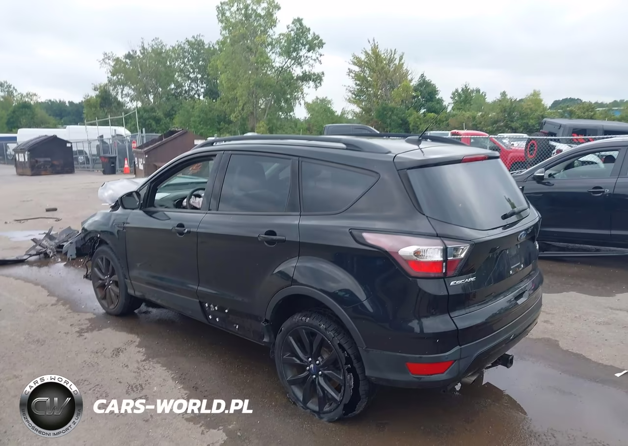 2017 Ford Escape Se VIN:1FMCU0GD9HUC75876 - 3