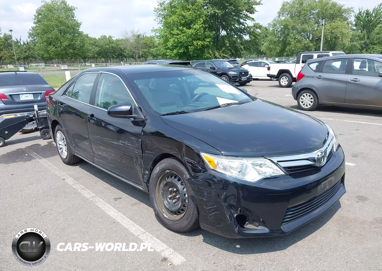 2012 Toyota Camry Le – zdjęcie 1 z 16