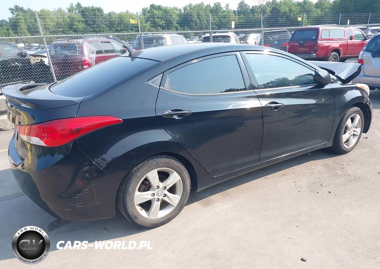 2013 Hyundai Elantra Gls VIN:KMHDH4AE1DU792651 - 4