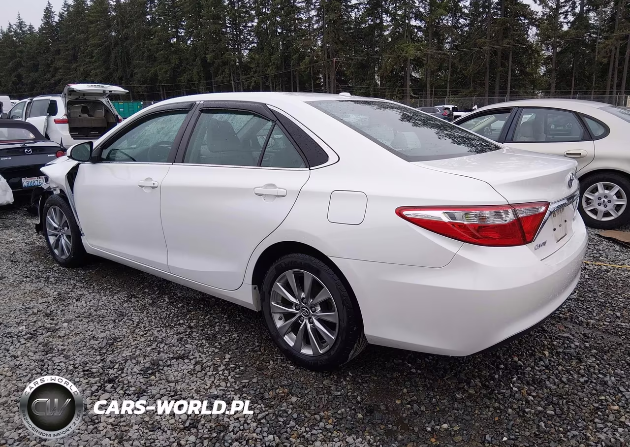 2016 Toyota Camry Xle VIN:4T1BF1FK3GU241345 - 3