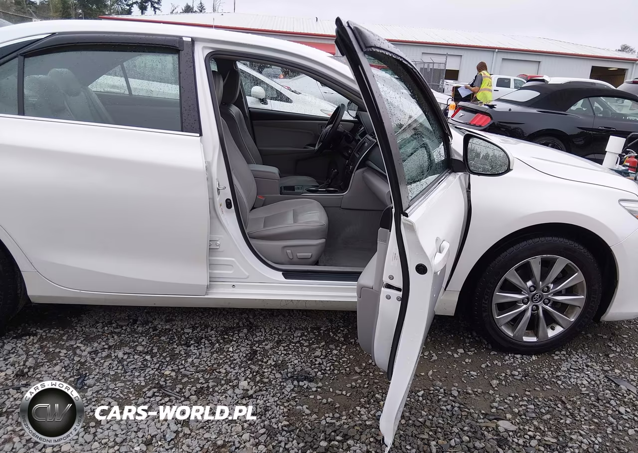 2016 Toyota Camry Xle VIN:4T1BF1FK3GU241345 - 5
