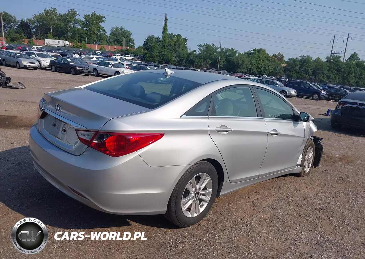 2013 Hyundai Sonata Gls VIN:5NPEB4AC9DH788415 - 4