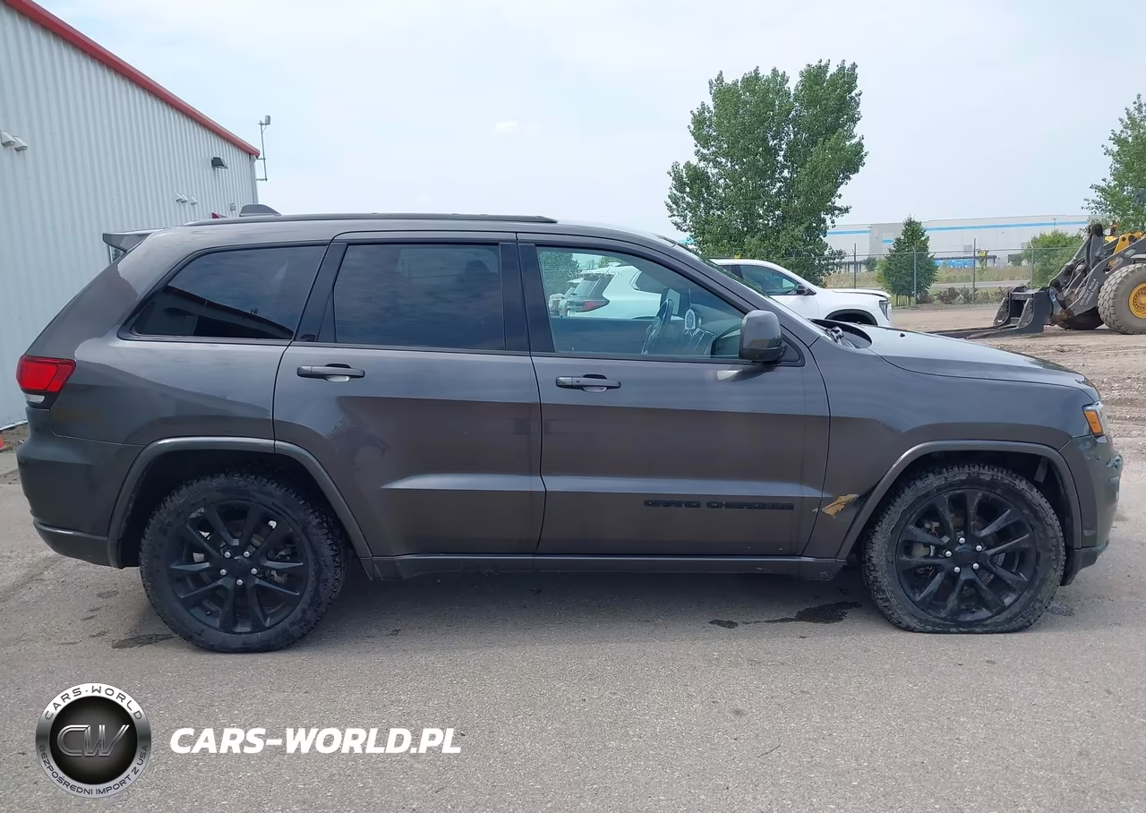 2020 Jeep Grand Cherokee Altitude 4X4 VIN:1C4RJFAG7LC207426 - 13