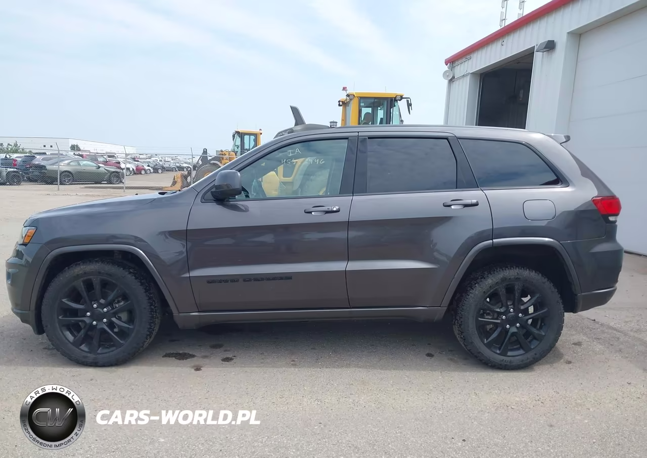 2020 Jeep Grand Cherokee Altitude 4X4 VIN:1C4RJFAG7LC207426 - 14