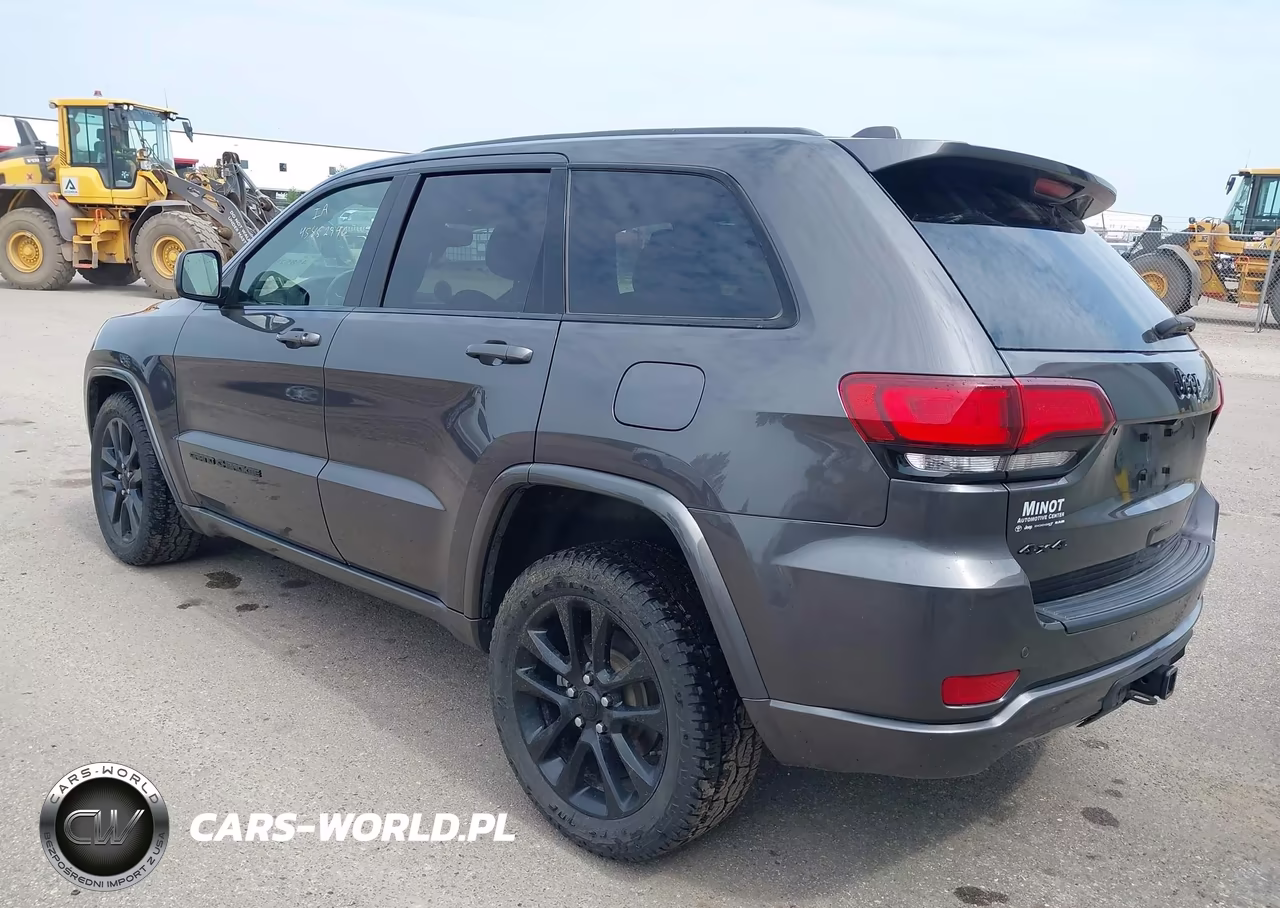 2020 Jeep Grand Cherokee Altitude 4X4 VIN:1C4RJFAG7LC207426 - 3