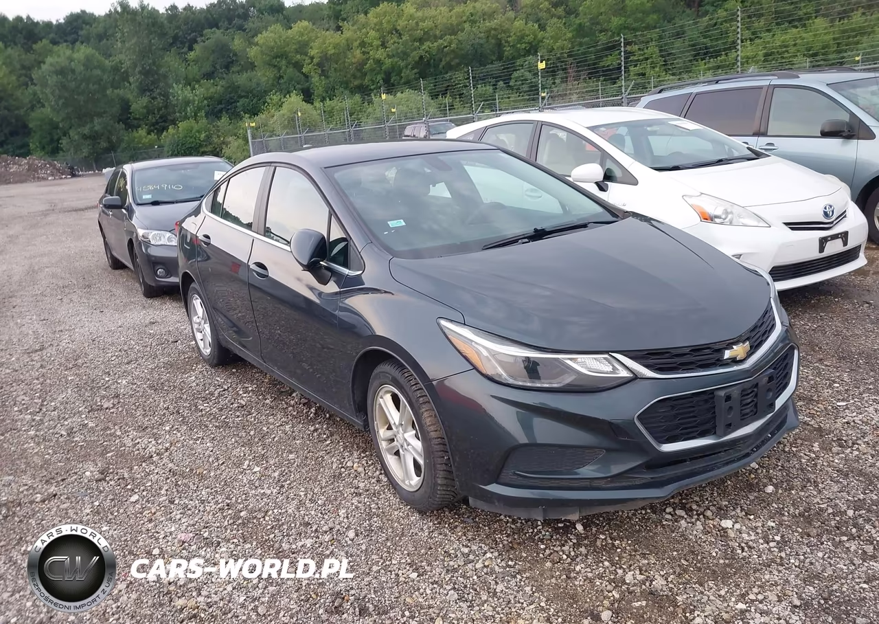 2017 Chevrolet Cruze Lt Auto – zdjęcie 1 z 16