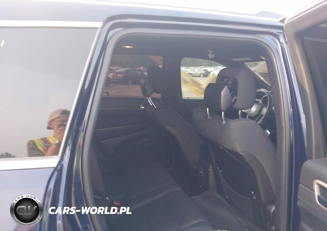 2014 Jeep Grand Cherokee Laredo VIN:1C4RJFAG3EC109867 - 7