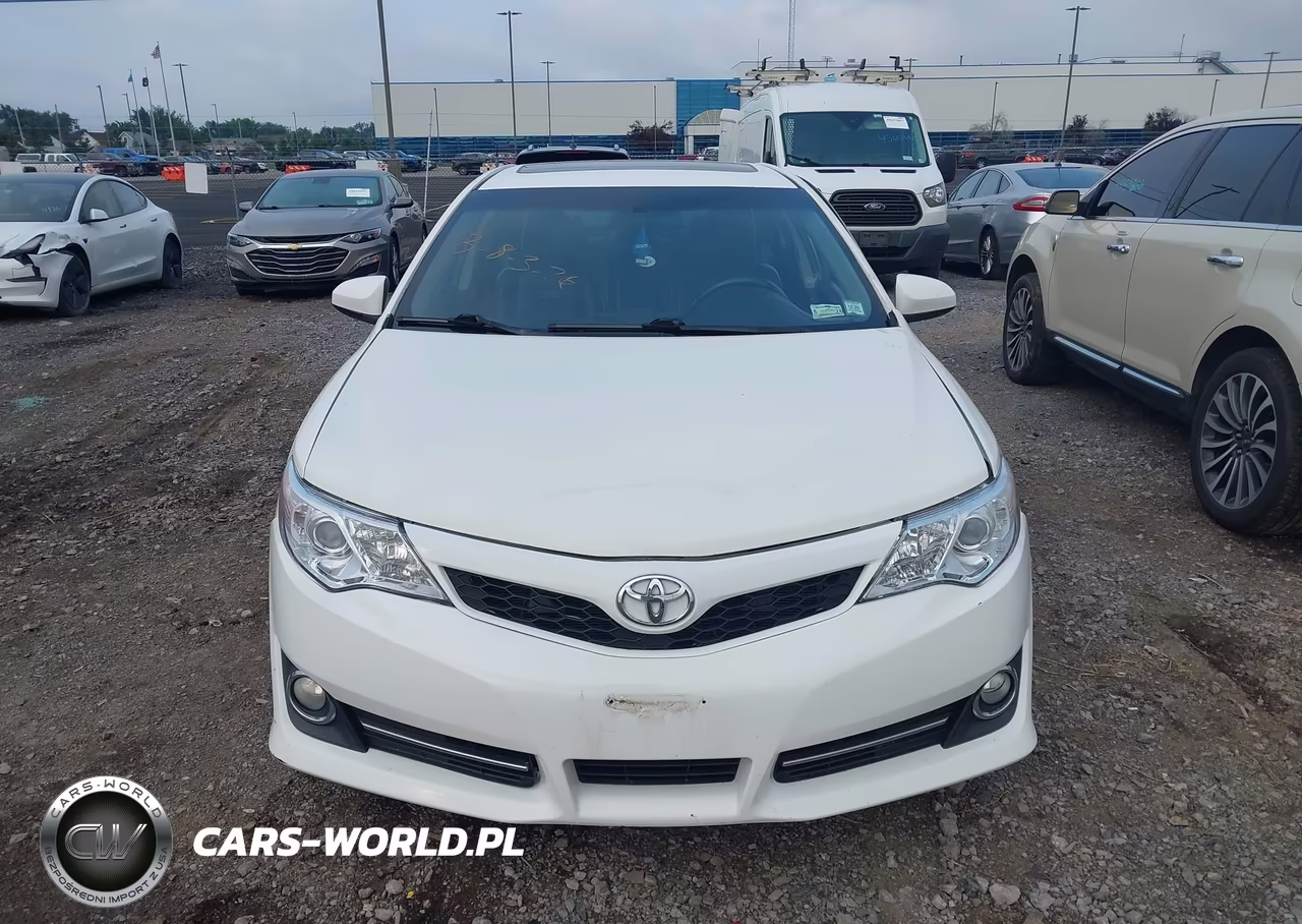 2014 Toyota Camry Se Sport VIN:4T1BF1FK0EU739953 - 13